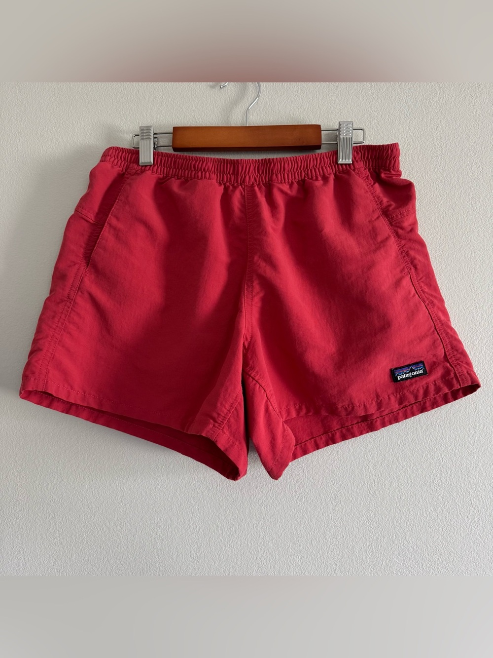 Patagonia Women’s Baggies Shorts Salmon Small Gorpcore - Picture 2 of 6